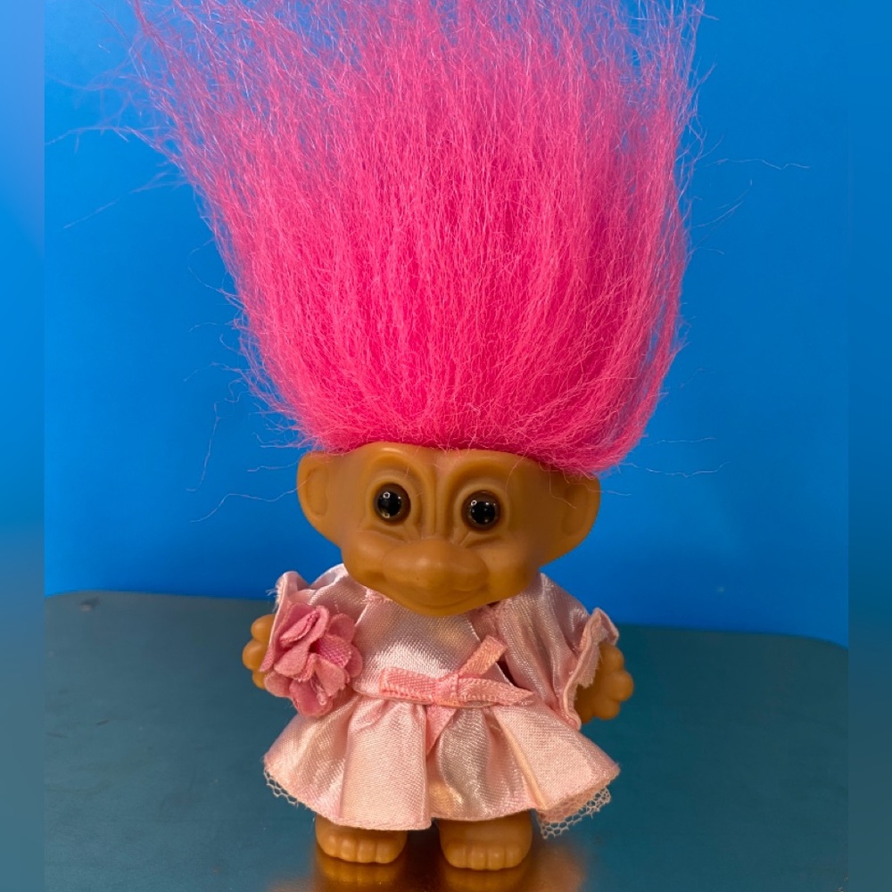 RUSS BERRIE VTG COLLECTIBLE WEDDING FLOWER GIRL TROLL DOLL w/PINK HAIR & DRESS